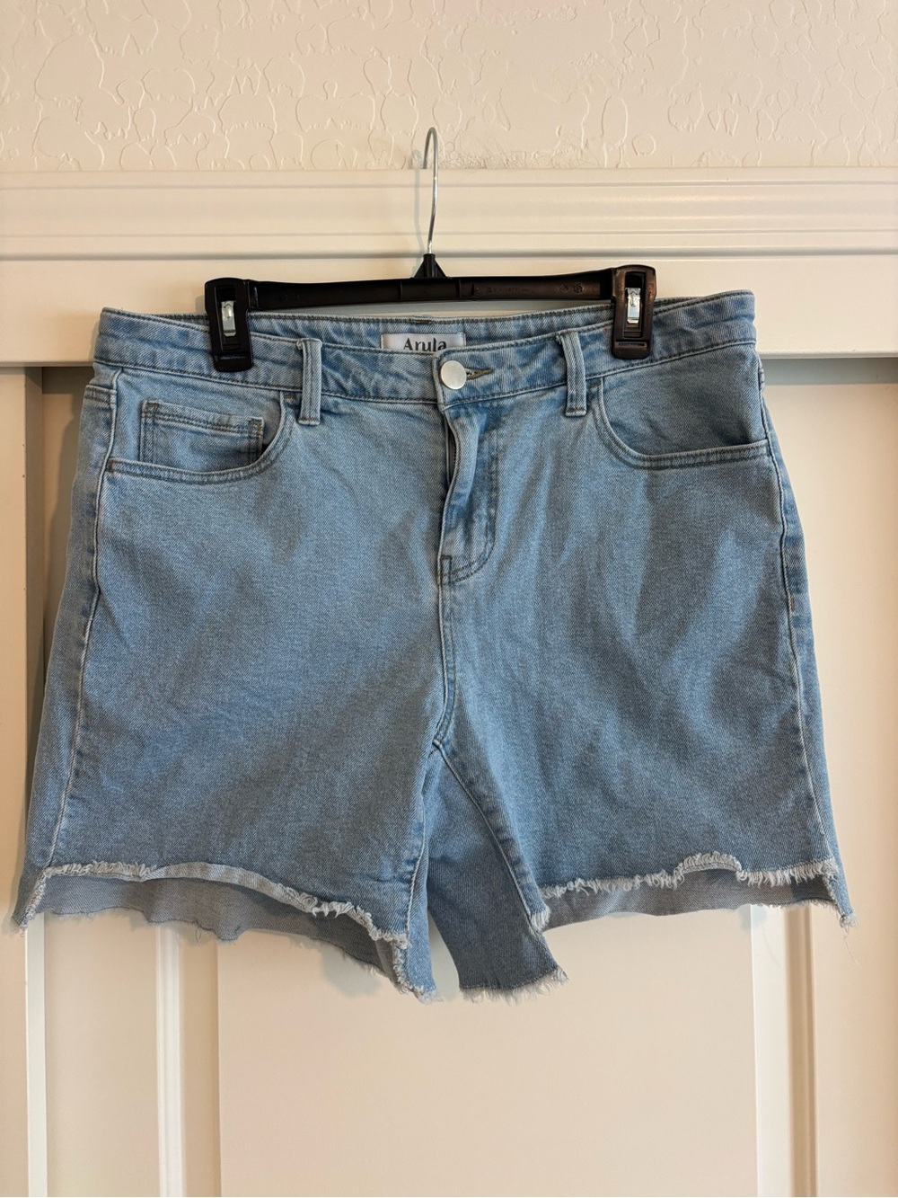 ARULA Light Wash Denim Cutoff Shorts